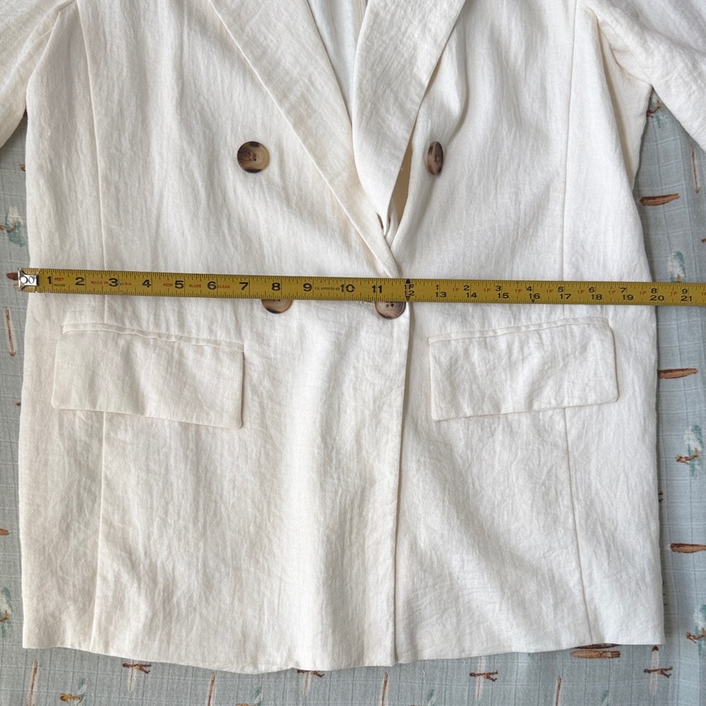Women’s Double-Breasted Cream Lightweight Blazer - Picture 12 of 12